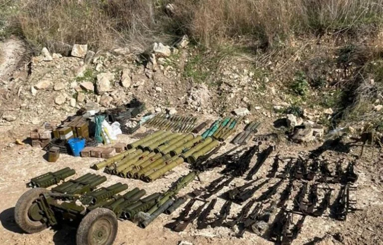 الجيش: تسلم كمية من السلاح من مخيم عين الحلوة