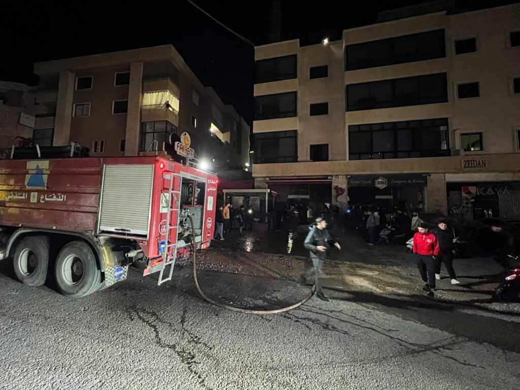 بالفيديو ـ إحتراق مطعم عـ”الفحم" في حارة صيدا! – image 18