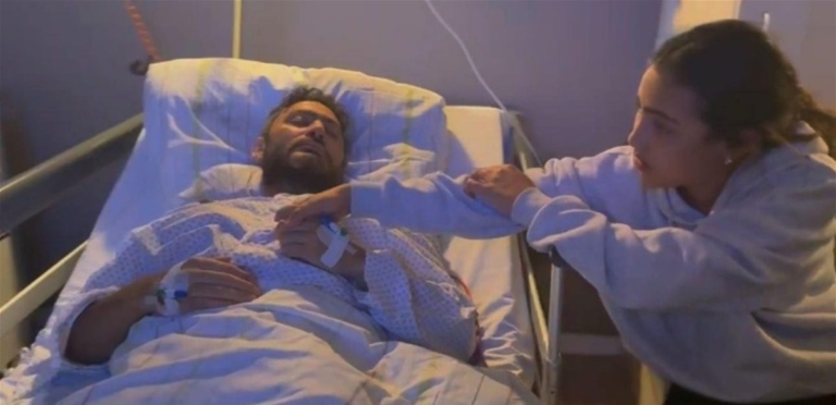 لا يترك سريره.. فنانٌ يكشف آخر المستجدات عن وضع تامر حسني الصحيّ 4 لا يترك سريره.. فنانٌ يكشف آخر المستجدات عن وضع تامر حسني الصحيّ – image 52