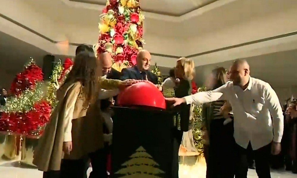 إضاءة شجرة الميلاد في قصر بعبدا