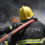 الدفاع المدني يعمل على إخماد حريق شقة سكنية في برج حمود