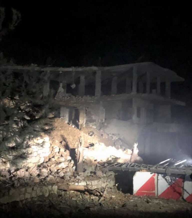 هنا الجنوب، هنا البقاع: جدران المنازل تستحيل وطنًا./ نادين خزعل. – PHOTO 2026 01 05 12 12 34