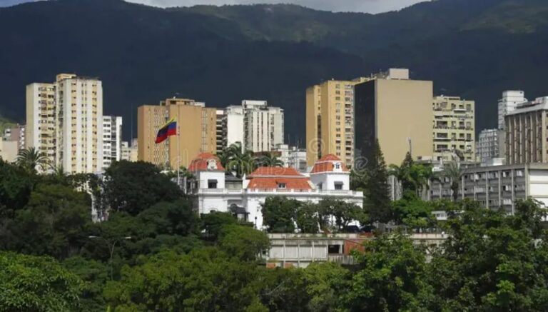 تطور أمني غير معتاد في قلب كاراكاس… هذا ما جرى! – telegram cloud photo size 4 5975488789935229871 y