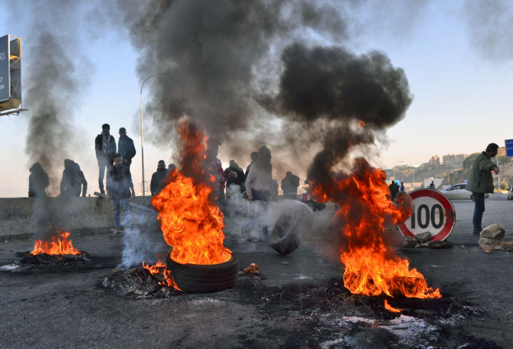 غضب يتصاعد: دعوات لتحركات سلمية لإلغاء ضرائب البنزين والـTVA – image 45