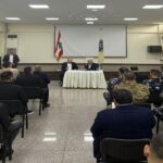 الحجار يكشف من صيدا: الدولة جاهزة وحاضرة لدعم الجنوب بلا تردد 4 وزير الداخلية أحمد الحجار خلال اجتماع في صيدا حول أوضاع الجنوب