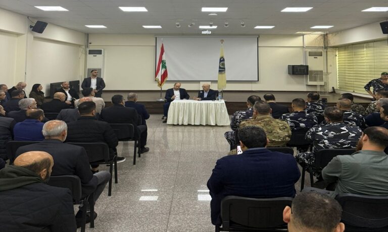 وزير الداخلية أحمد الحجار خلال اجتماع في صيدا حول أوضاع الجنوب