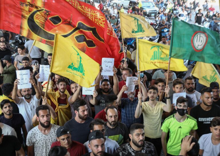 بيان مشترك لأمل وحزب الله: دعوة لعدم التظاهر حفاظًا على السلم الأهلي
