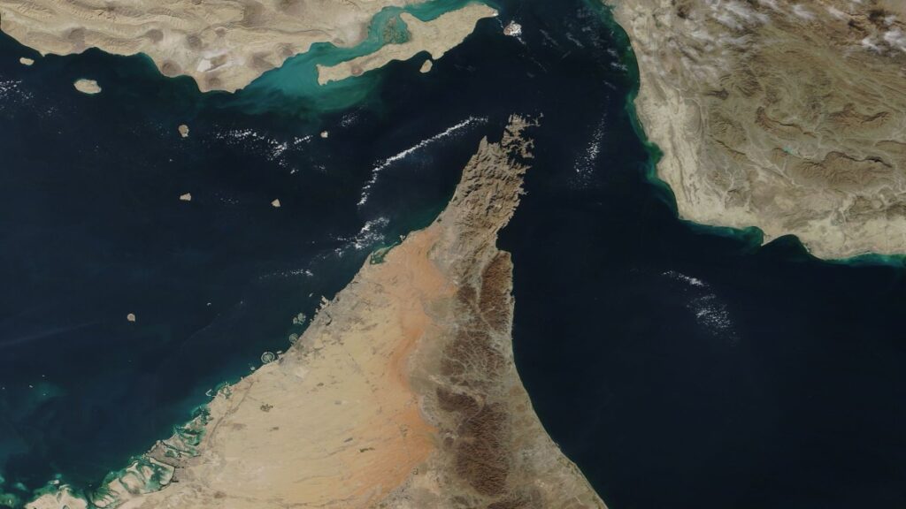 بسبب جنوب لبنان... ايران تُغلق “هرمز”!