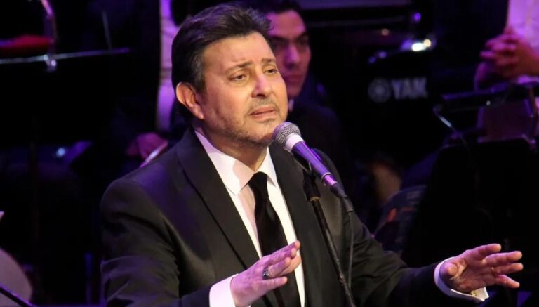 رحيل “أمير الغناء”… وفاة الفنان هاني شاكر بعد صراع مع المرض