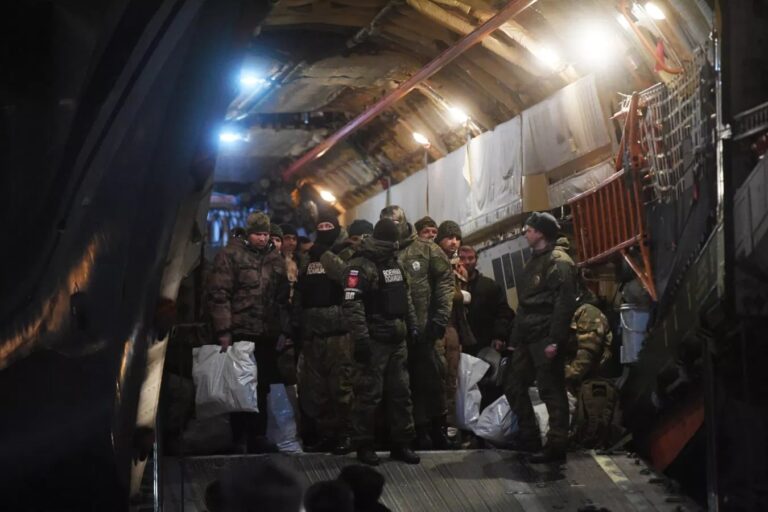 بوساطة إماراتية.. تبادل 320 أسيراً بين روسيا وأوكرانيا