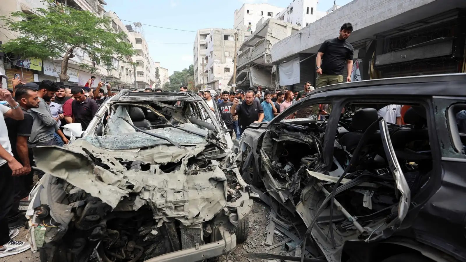 شهداء وجرحى في اعتداءات إسرائيلية متزامنة استهدفت وسط وشمال وجنوب قطاع غزة