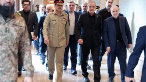 الرئيس بزشكيان وقائد الجيش الباكستاني يؤكدان على تطوير التعاون وتعزيز الأمن الإقليمي – manar 7613be87c6702267 1024x576 1