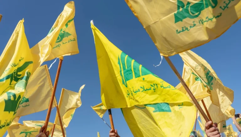 روايات عن مواقف أمام رئيس الجمهورية تشعل الجدل… بيان حاسم من حزب الله