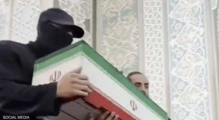 لغز “المقنّع الأسود” في جنازة خامنئي يتكشف.. 