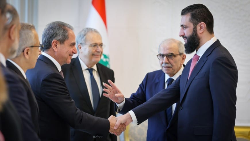 وزير الاقتصاد اللبناني يعلن اتفاقات مرتقبة مع سوريا.. ماذا تشمل؟