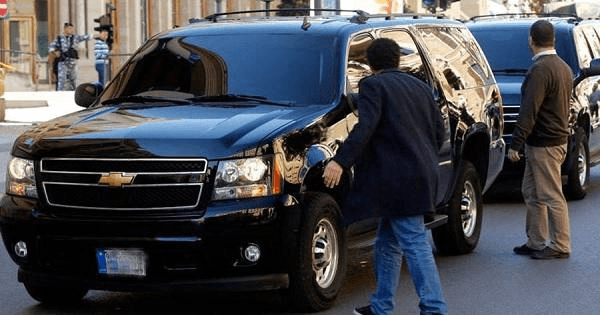 موكب أمني ضخم داخل المسبح العسكري يثير علامات استفهام… وانتقادات لمظاهر الاستعراض