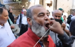 سيوف وأسياخ في الخد والخاصرة... ما سرّ المشاهد غير المألوفة في صيدا؟ – image 31