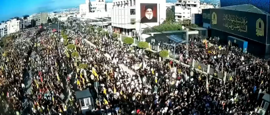 مسؤول أمني رفيع يتحدّى قرار المنع ويحضر احتفال نصرالله… وهكذا علّق!