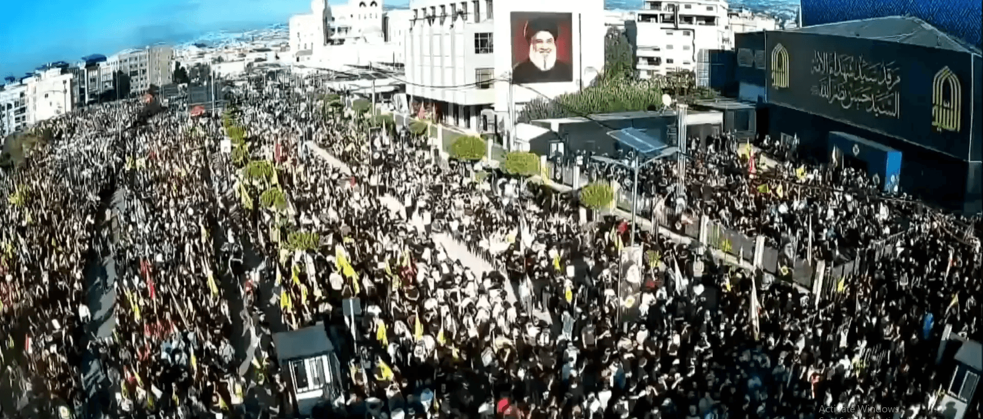 مسؤول أمني رفيع يتحدّى قرار المنع ويحضر احتفال نصرالله… وهكذا علّق!